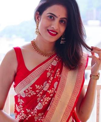 Red  silk blend jacuard work festival saree with unstitched blouse piece 3