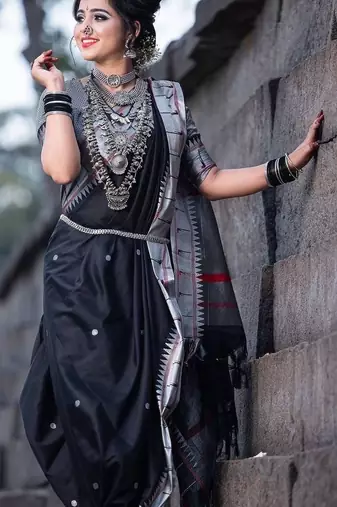 Black  silk blend jacuard work festival saree with unstitched blouse piece