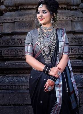 Black  silk blend jacuard work festival saree with unstitched blouse piece 3