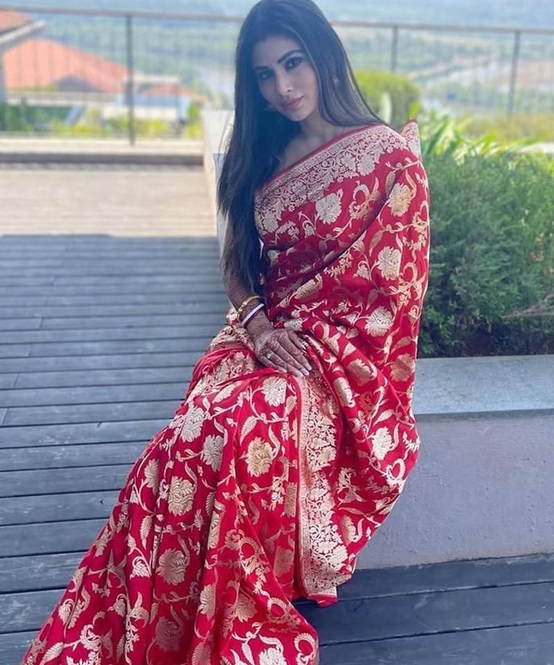 Red  silk blend jacuard work festival saree with unstitched blouse piece