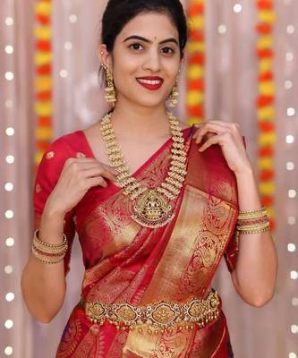 Red  silk blend jacuard work festival saree with unstitched blouse piece 2