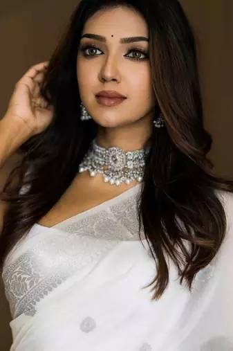 White linen jacuard work festival saree with unstitched blouse piece