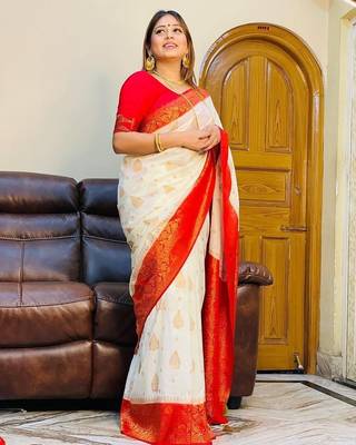 White red  silk blend jacuard work festival saree with unstitched blouse piece 3