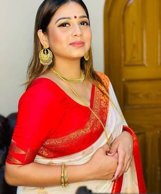 White red  silk blend jacuard work festival saree with unstitched blouse piece 5