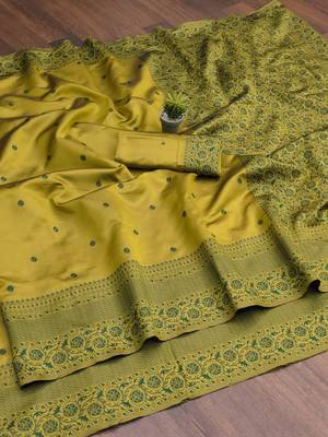 Light green silk blend jacuard work festival saree with unstitched blouse piece 2