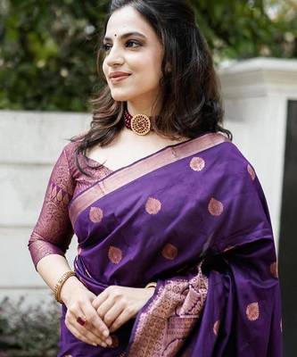 Purple silk blend jacuard work festival saree with unstitched blouse piece 5