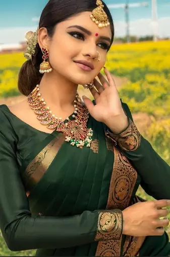 Green silk blend jacuard work festival saree with unstitched blouse piece