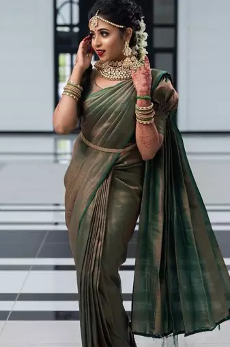 Green silk blend jacuard work festival saree with unstitched blouse piece
