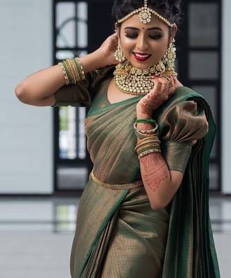 Green silk blend jacuard work festival saree with unstitched blouse piece 3