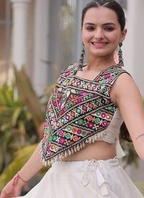 Roman Lehenga Choli Set With Kutchi Embroidery And Gota Work 2