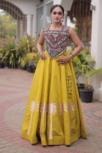 Roman Silk Lehenga Top Set With Pan Patti Gota And Mirror Lace