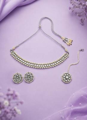 Creative circle shape and pearls kundan stone silver plated necklace set with maang tikka 2