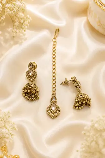 Glimmery round and oval shape brown kundan stone mehandi gold plated choker set