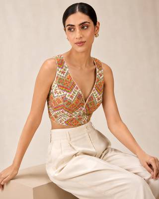 White v neck padded designer saree blouse 4