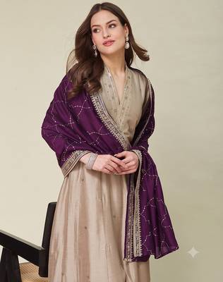 Women beige embroidered v-neck a-line kurta pant set with contrast wine dupatta 2
