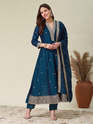 Women teal embroidered v-neck a-line kurta pant set with contrast teal dupatta 1
