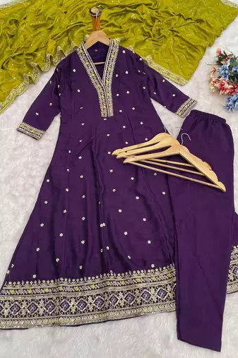 Women wine purple embroidered v-neck a-line kurta pant set with contrast green dupatta