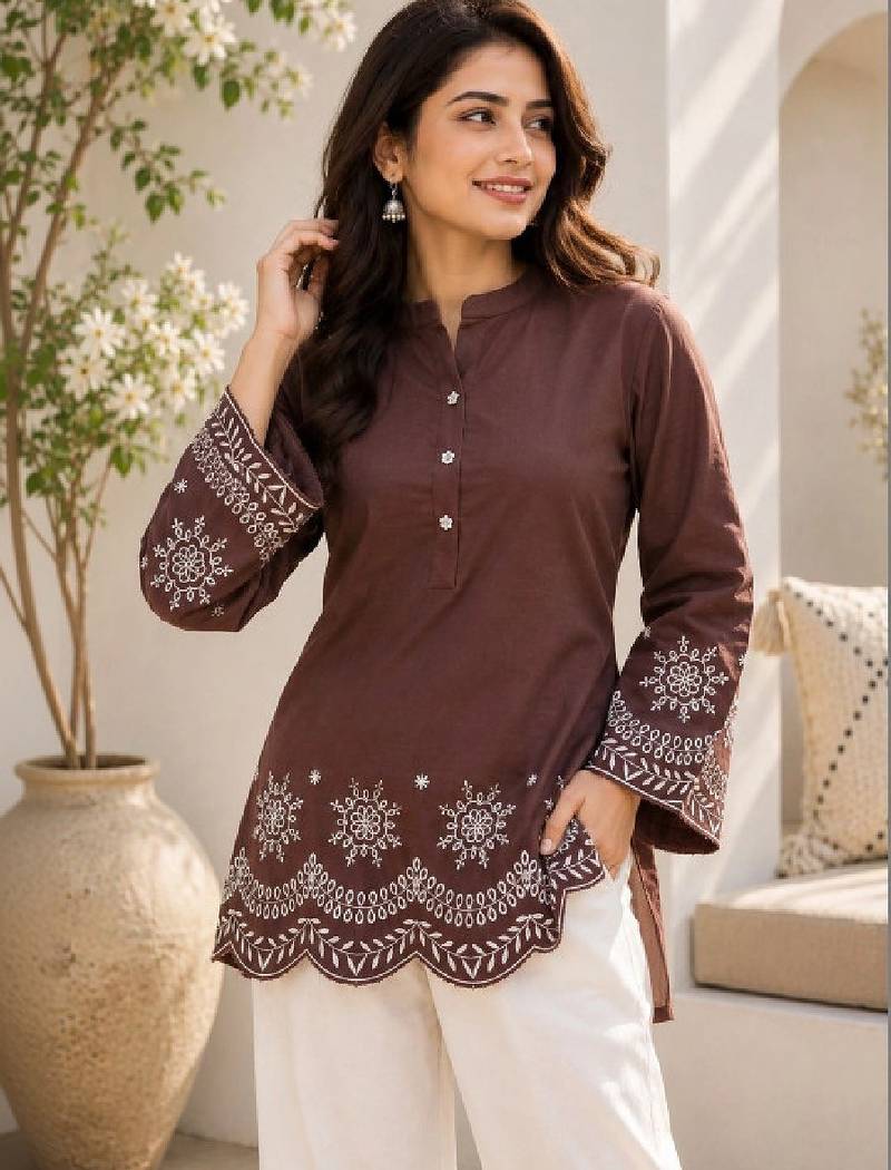 Women ethnic motifs embroidered thread work kurta