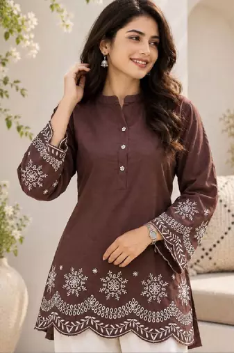 Women ethnic motifs embroidered thread work kurta