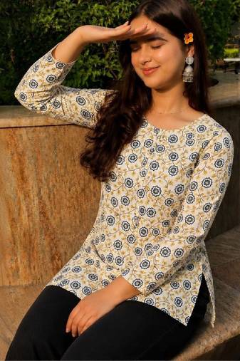 Women floral printed floral kurta