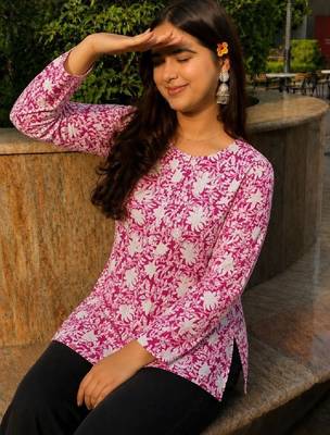 Women floral printed floral kurta 3