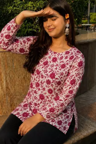 Women floral printed floral kurta