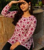 Women floral printed floral kurta