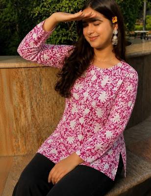 Women floral printed floral kurta 3