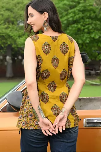 Women ethnic motifs printed indie prints kurta