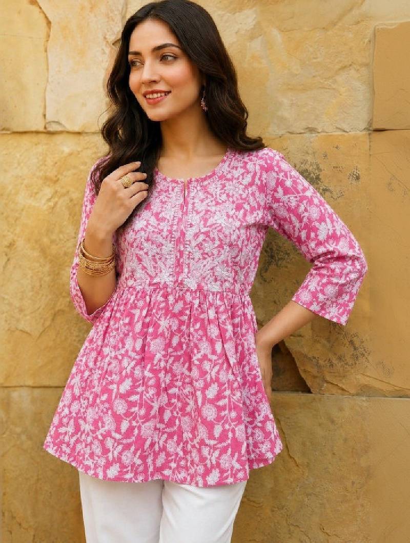 Women floral printed floral kurta