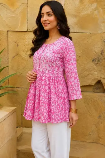 Women floral printed floral kurta