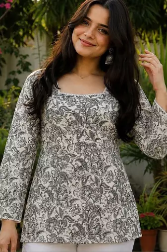 Women floral printed floral kurta