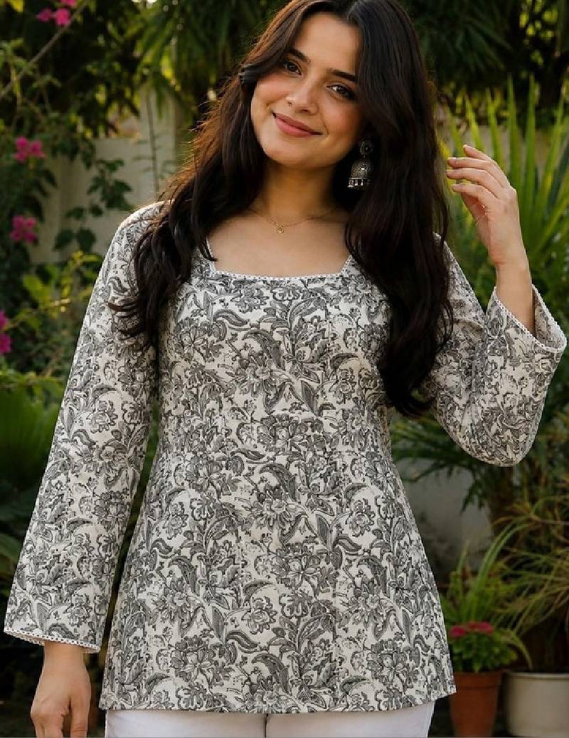 Women floral printed floral kurta