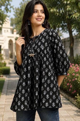 Women ethnic motifs printed kurta