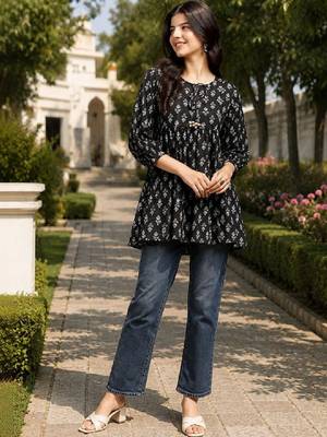 Women ethnic motifs printed kurta 3