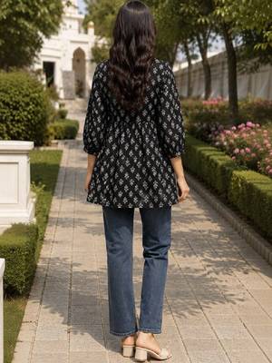 Women ethnic motifs printed kurta 4