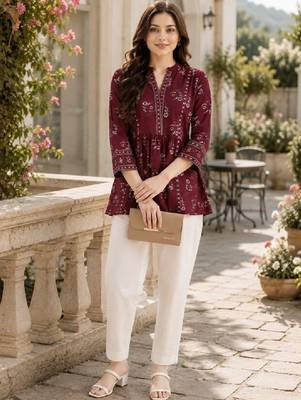 Women ethnic motifs printed kurta 3