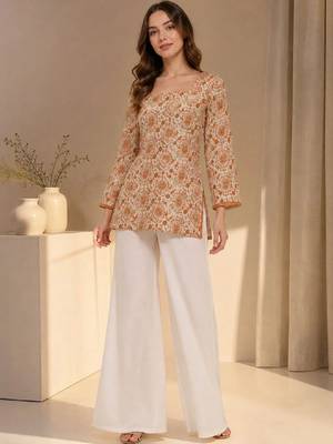 Women ethnic motifs printed kurta 1