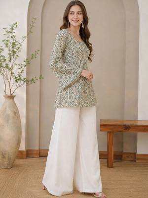 Women ethnic motifs printed flared sleeves kurta 2