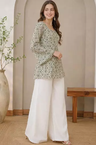 Women ethnic motifs printed flared sleeves kurta