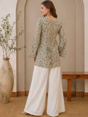 Women ethnic motifs printed flared sleeves kurta 3