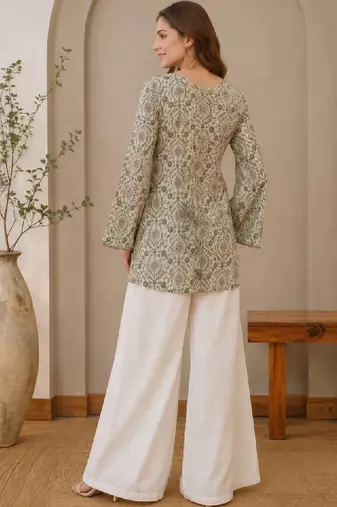 Women ethnic motifs printed flared sleeves kurta