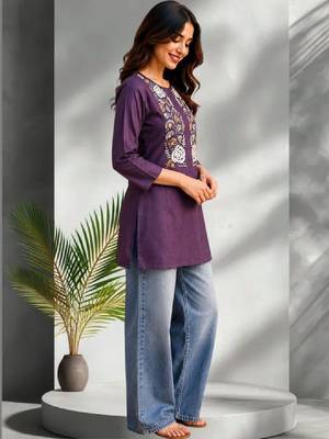 Women floral embroidered thread work floral kurta 2