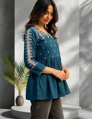 Women cotton embroidered thread work kurta 2