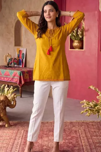 Women embellished thread work kurta