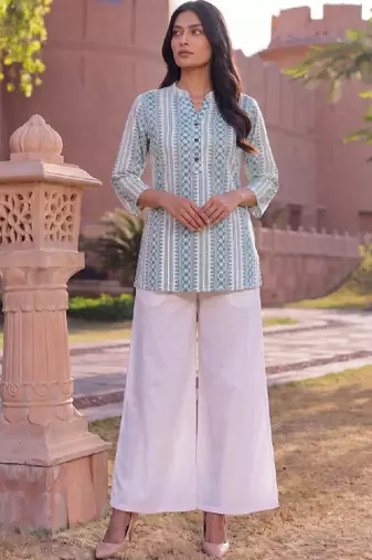 Women ethnic motifs printed indie prints kurta