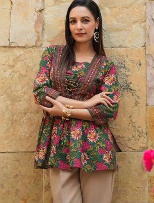 Women floral printed indie prints kurta 1
