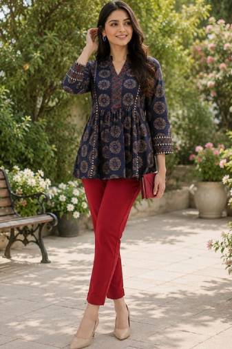 Women ethnic motifs printed indie prints kurta