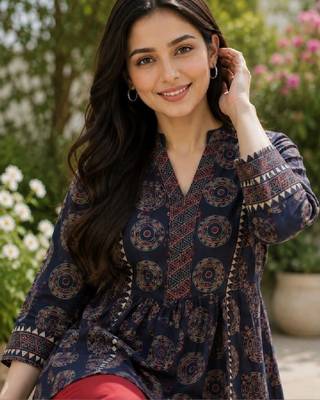 Women ethnic motifs printed indie prints kurta 2