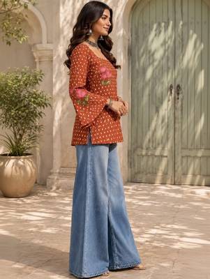 Women floral printed flared sleeves kurta 3